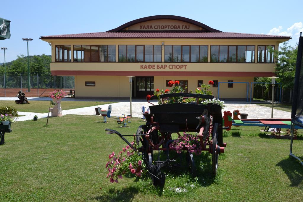 Hotel Ravni Gaj Knic Экстерьер фото