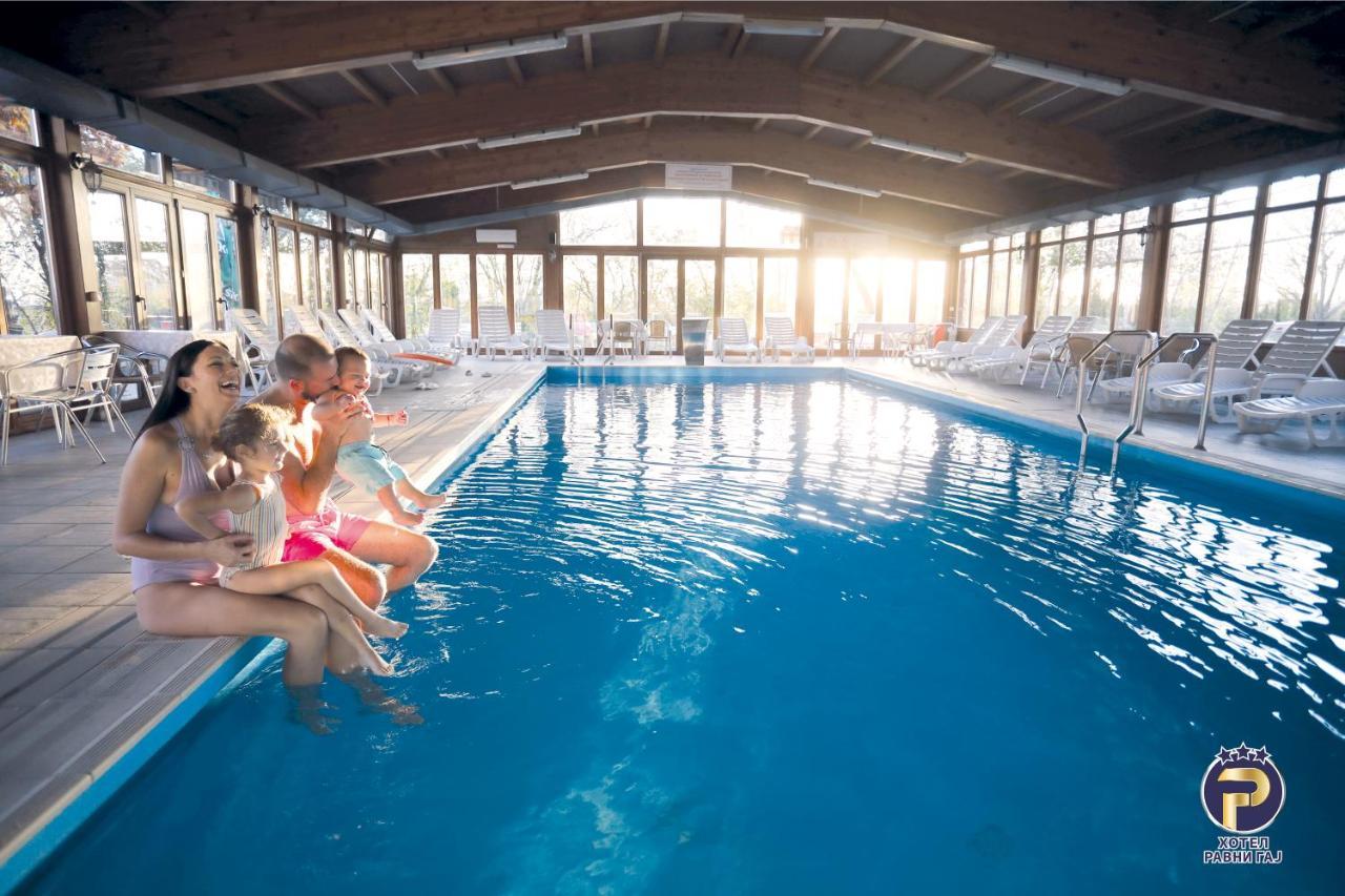 Hotel Ravni Gaj Knic Экстерьер фото