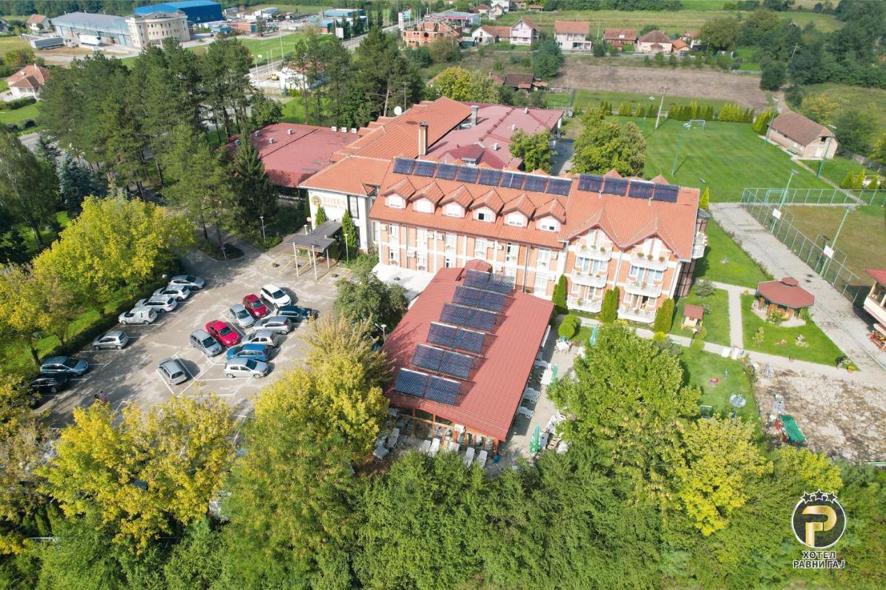 Hotel Ravni Gaj Knic Экстерьер фото