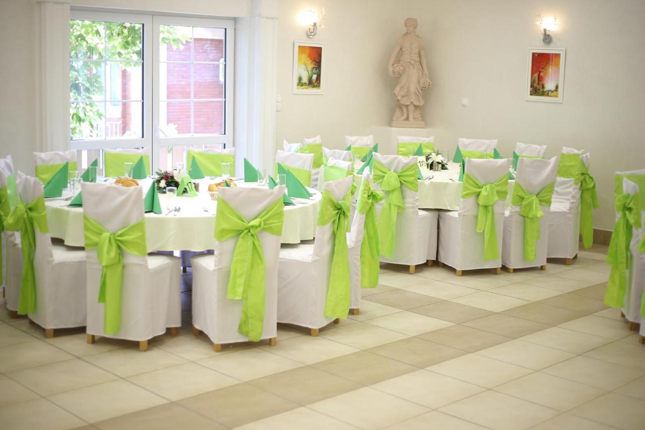 Hotel Ravni Gaj Knic Экстерьер фото