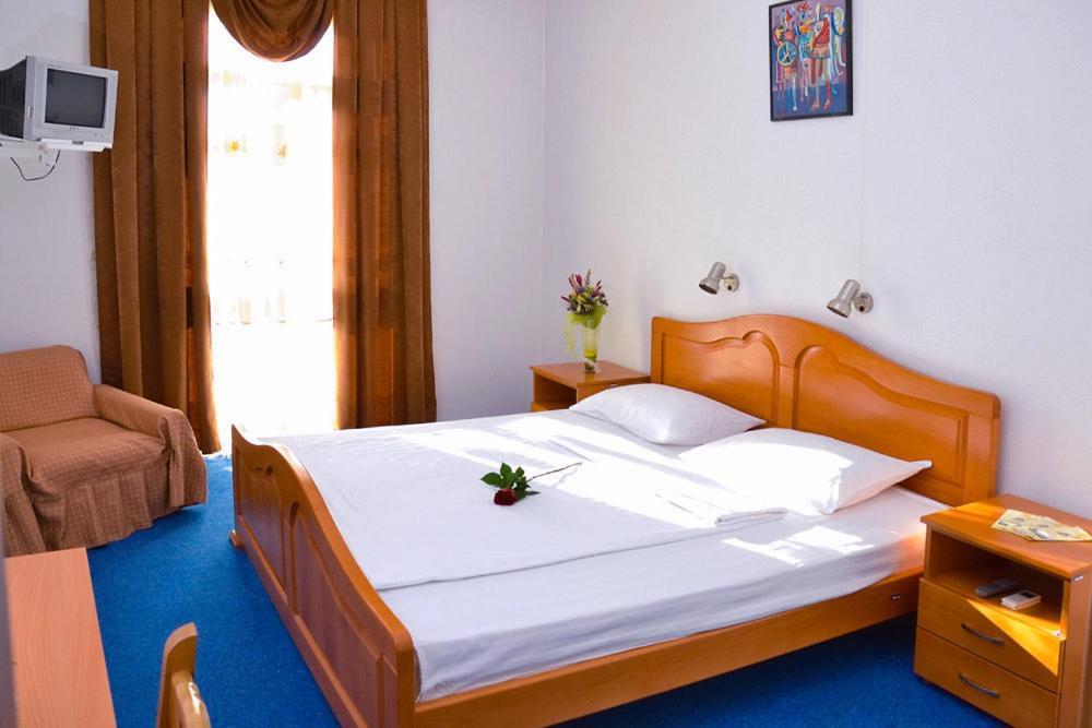 Hotel Ravni Gaj Knic Экстерьер фото