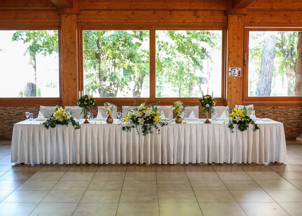 Hotel Ravni Gaj Knic Экстерьер фото