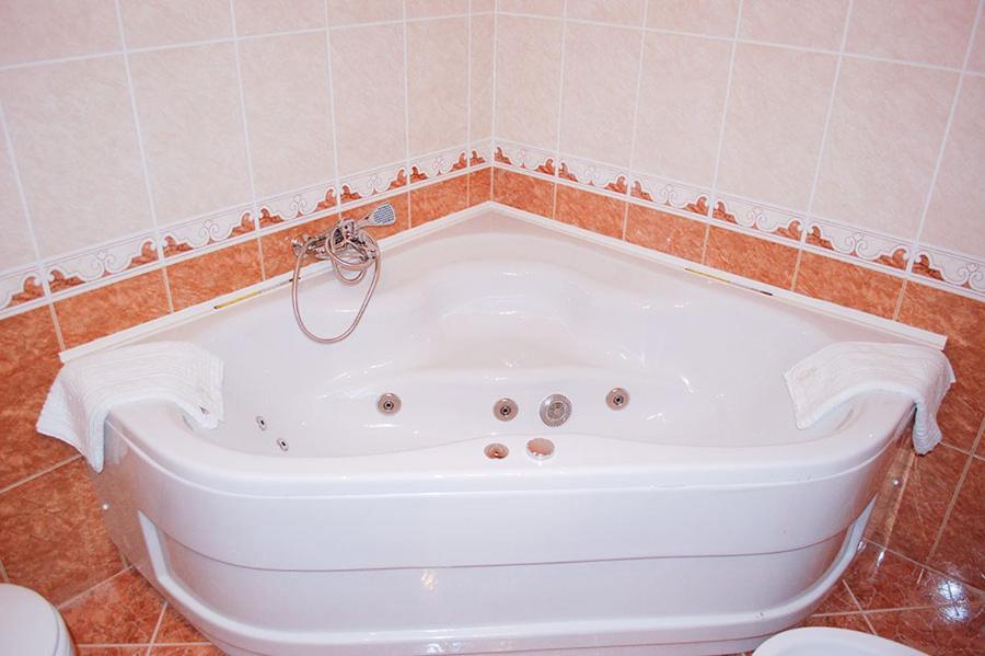 Hotel Ravni Gaj Knic Экстерьер фото