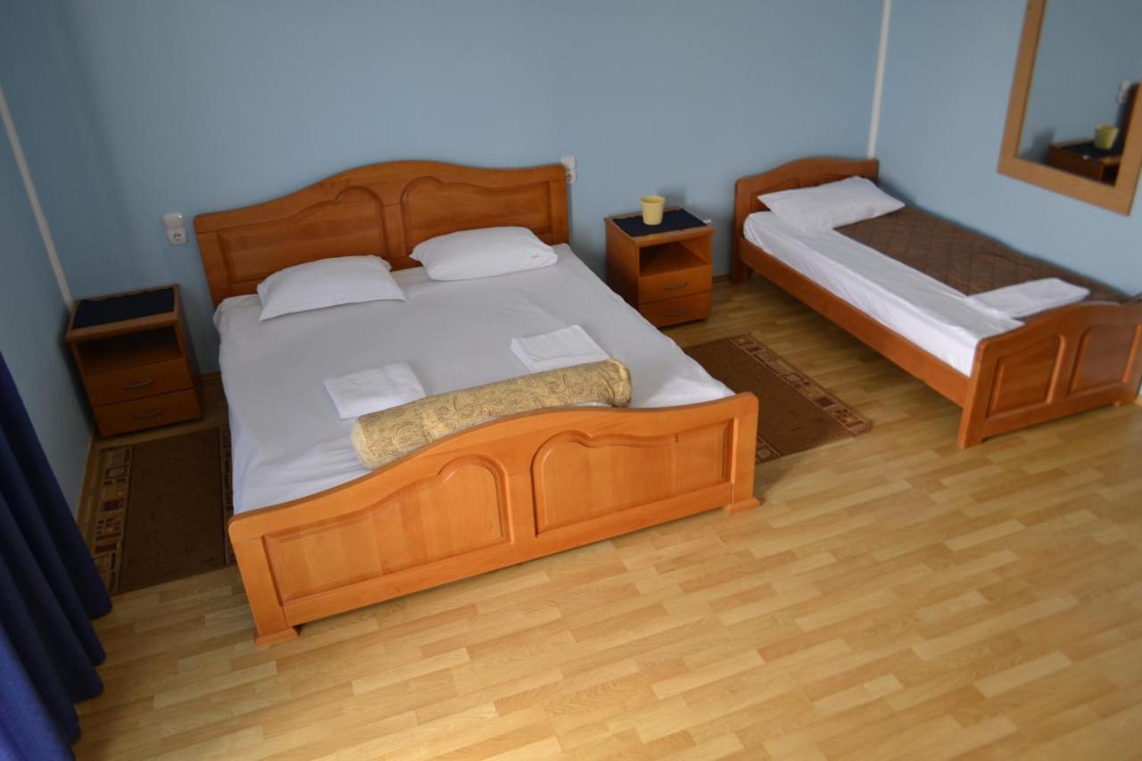Hotel Ravni Gaj Knic Экстерьер фото
