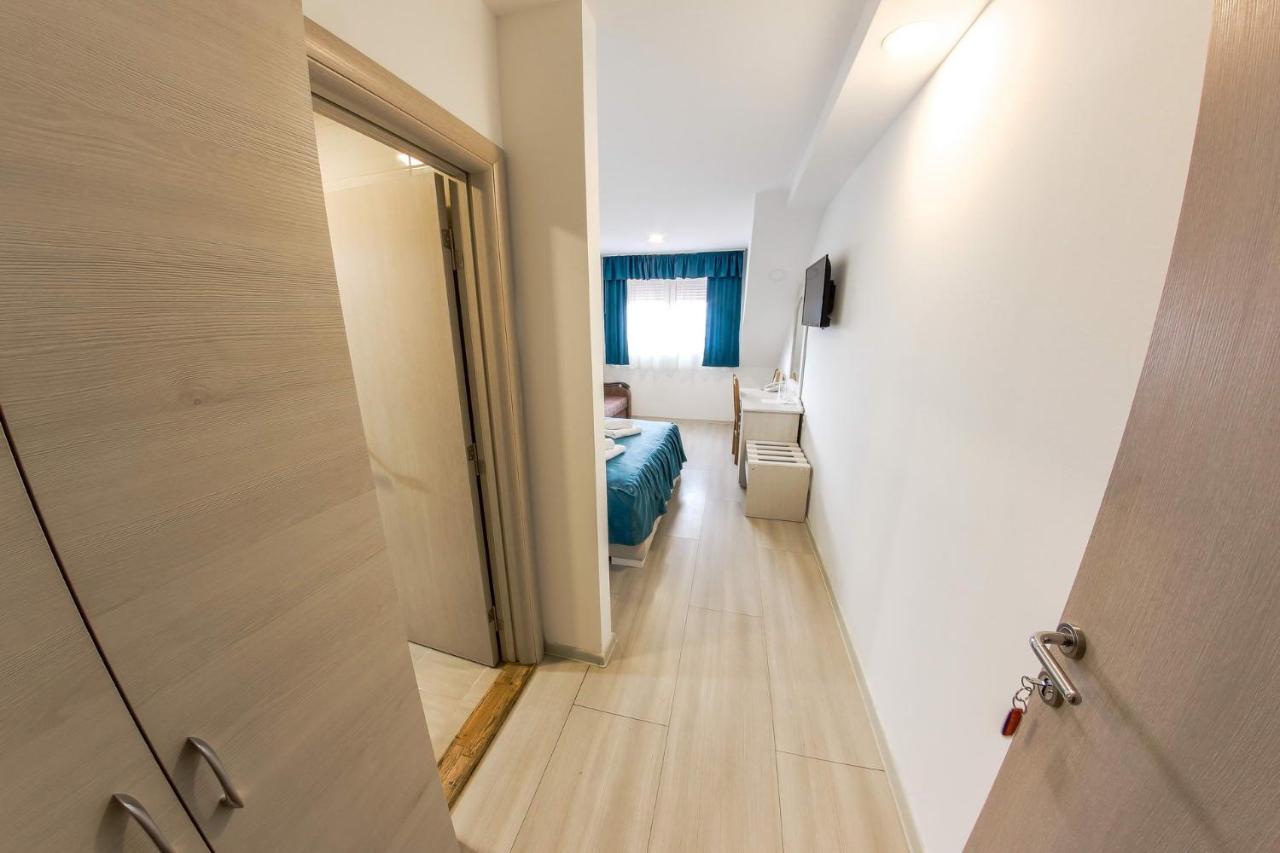 Hotel Ravni Gaj Knic Экстерьер фото